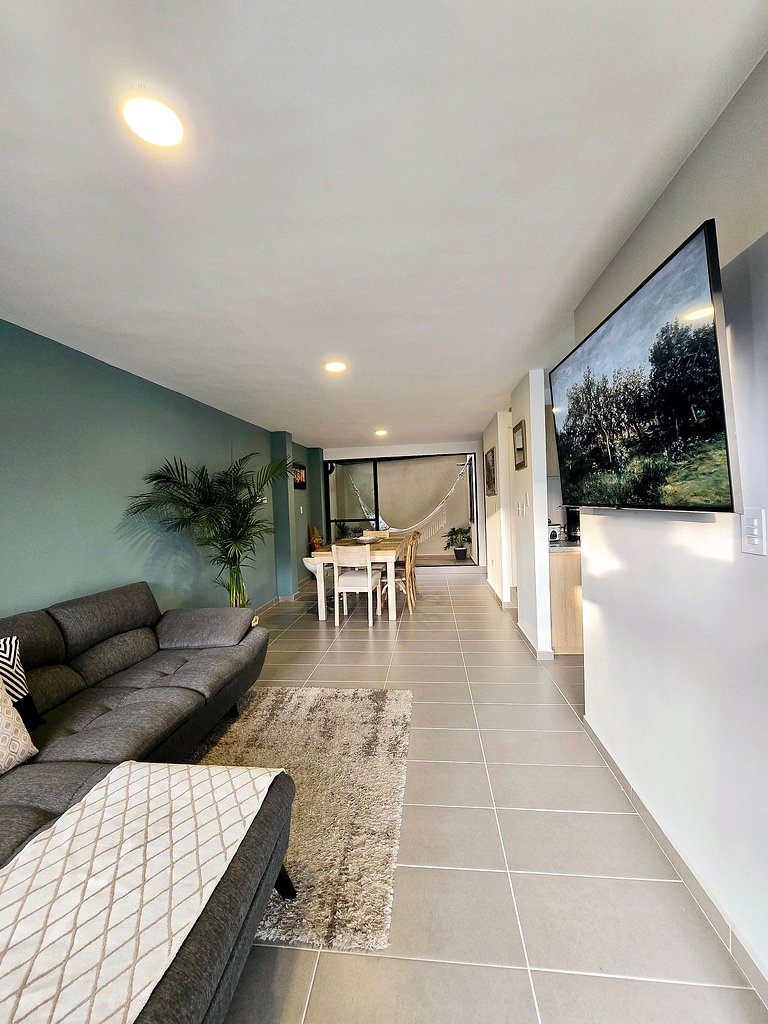 Casa privada con piscina cerca a el aeropuerto