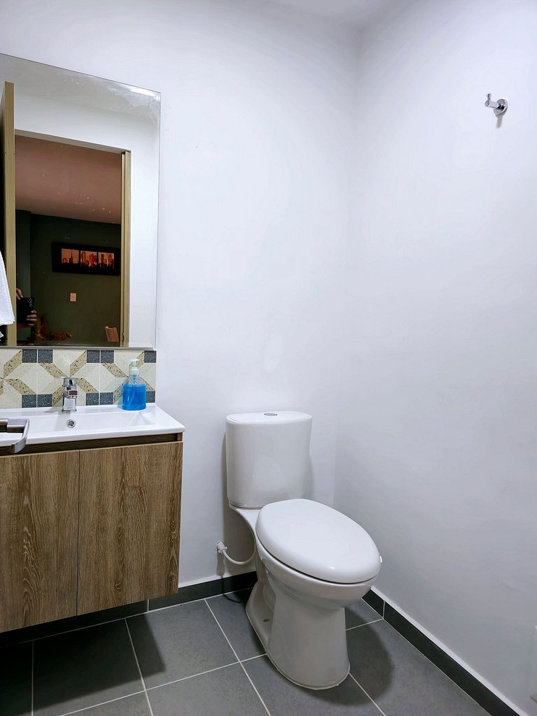 Casa privada con piscina cerca a el aeropuerto